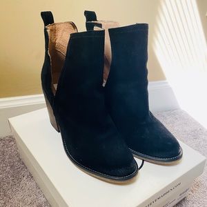 Steve Madden booties size 7.0🔥